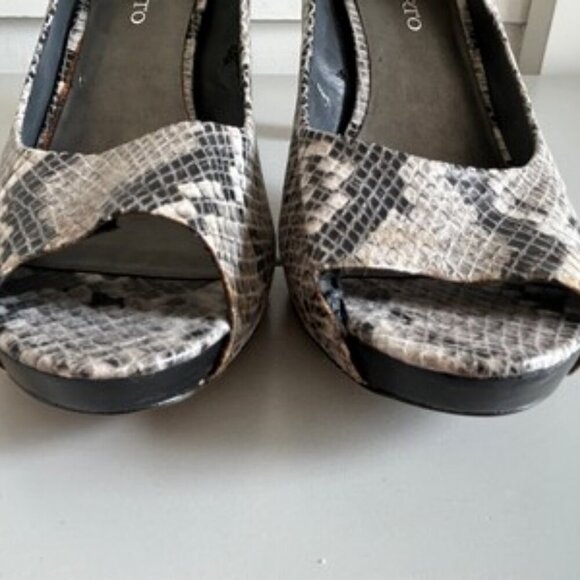 Franco Sarto Snake Print Peep Toe Platform Pumps Gray Stacked Heel Size 10M - Picture 6 of 16